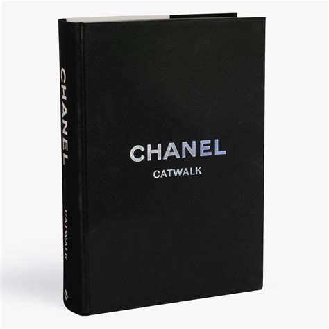 livro chanel|chanel catwalk book costco.